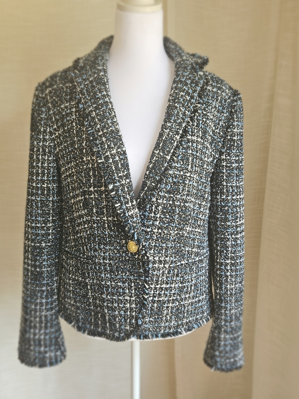 Ann Taylor Factory Women's Tweed Suit Jacket Size 8 Fringed Hem Gold Crest Butto